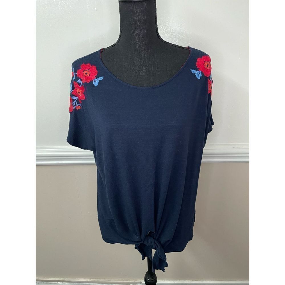 W5 Navy Short Sleeve Floral Blouse Size X-Large